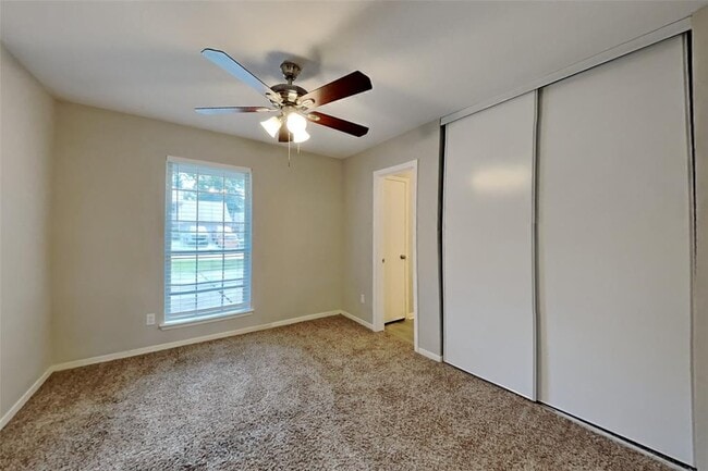 Building Photo - 9202 Wallingham Dr