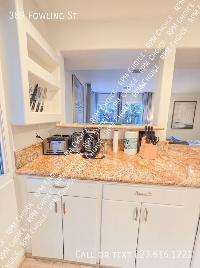 Building Photo - 389 Fowling St