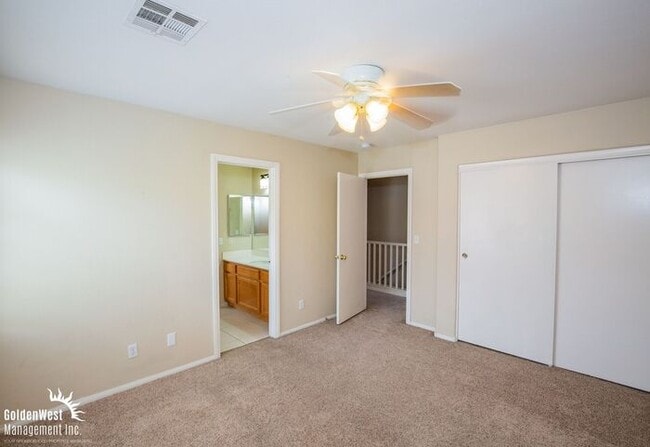 Building Photo - Lovely 3Bdm 2.5Ba Two-Story Home in the Heart of Summerlin!