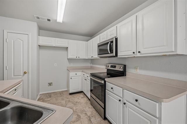 Building Photo - 1407 Plateau Dr