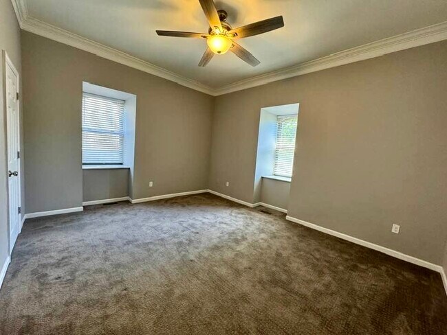 Primary bedroom - 2051 Park Ave