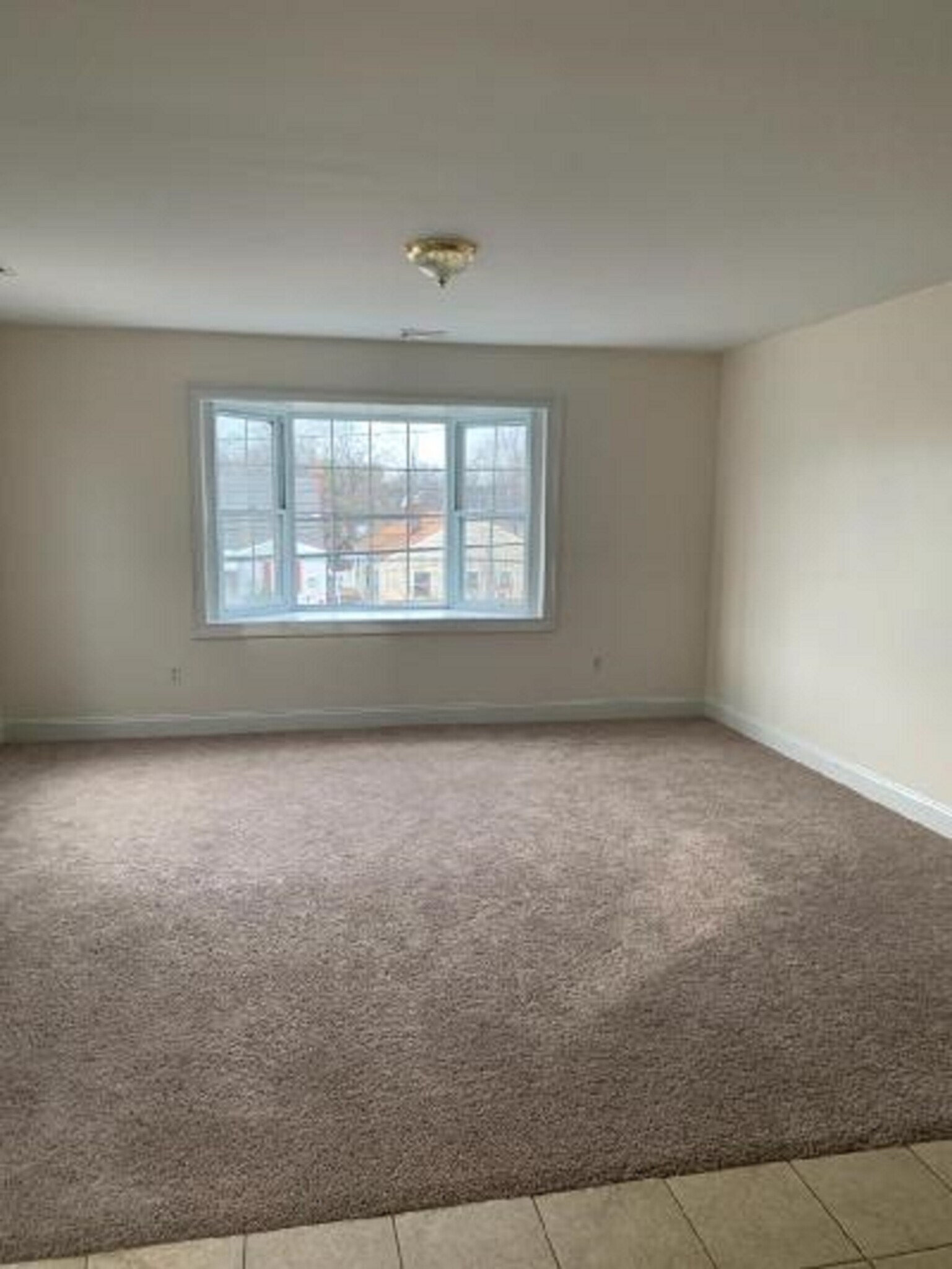 Building Photo - 249 Main St