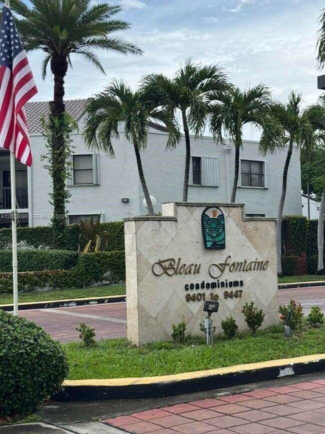Building Photo - 9443 Fontainebleau Blvd