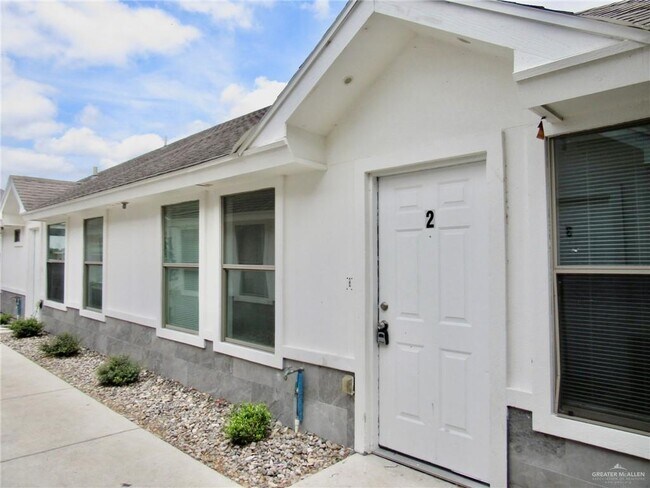 Building Photo - 15 W Harrison Ave