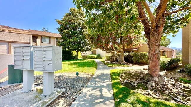 Building Photo - Lovely Downstairs, Entry Level Condo Unit with Garage and Private Yard Space in Downtown Fallbrook!