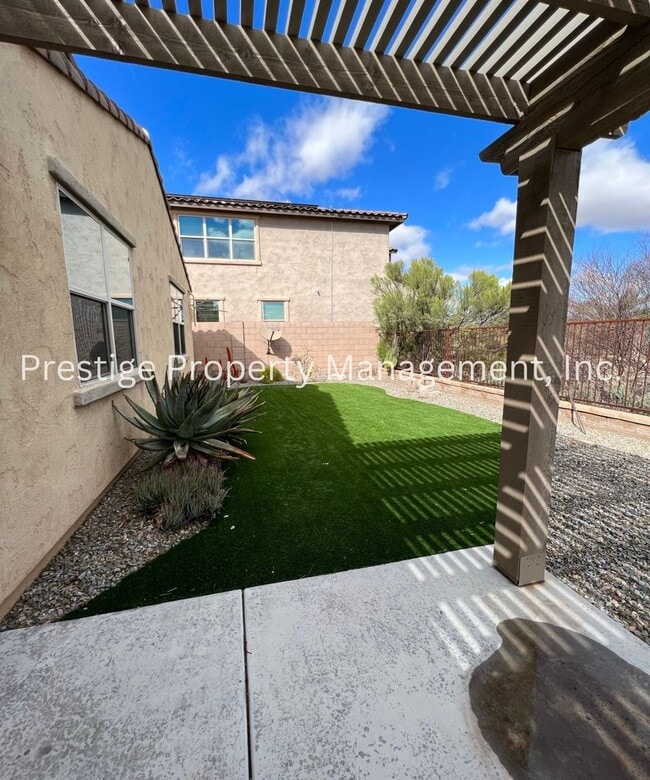 Building Photo - Dont Miss This Spacious Northwest home!!!