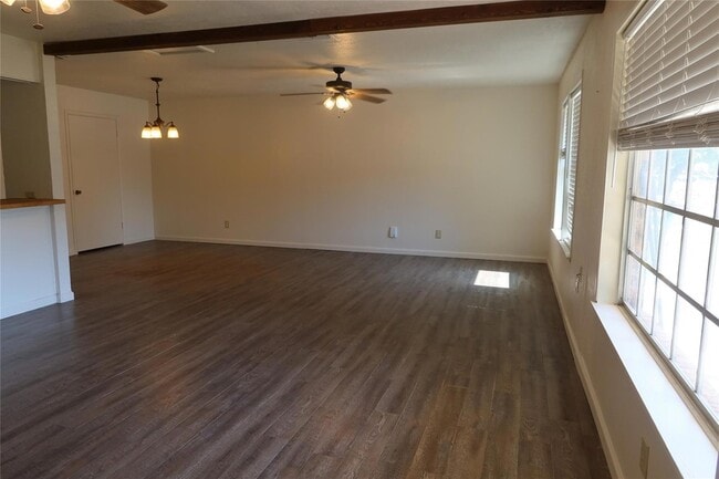 Building Photo - 1410 Sanders St