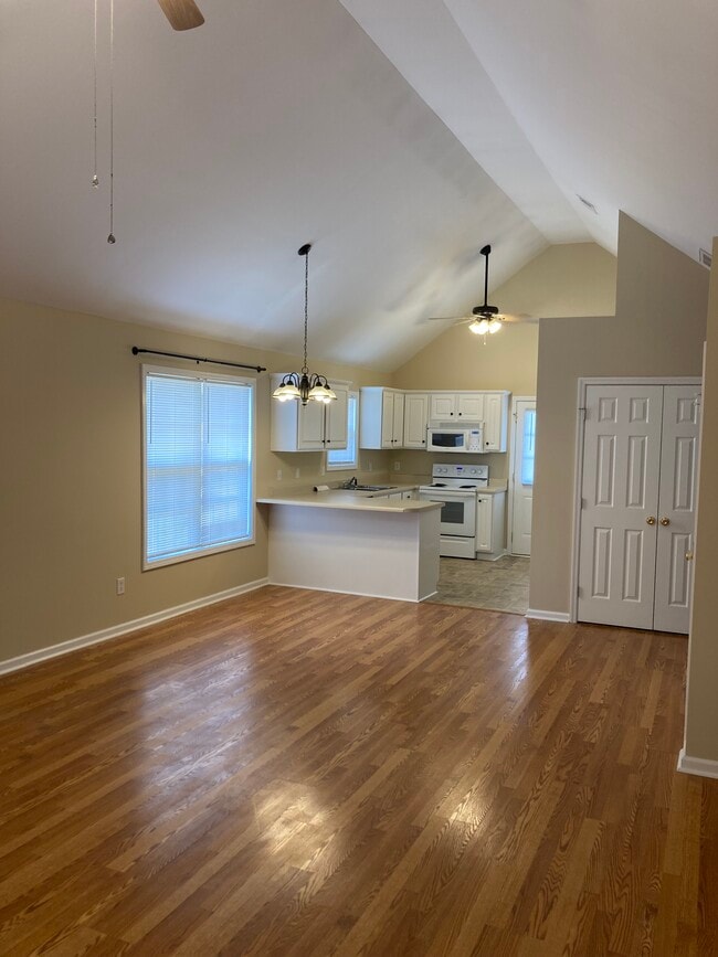 Building Photo - 3440 Southbrook Cir