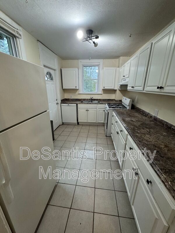 Building Photo - 2450 Starkamp St