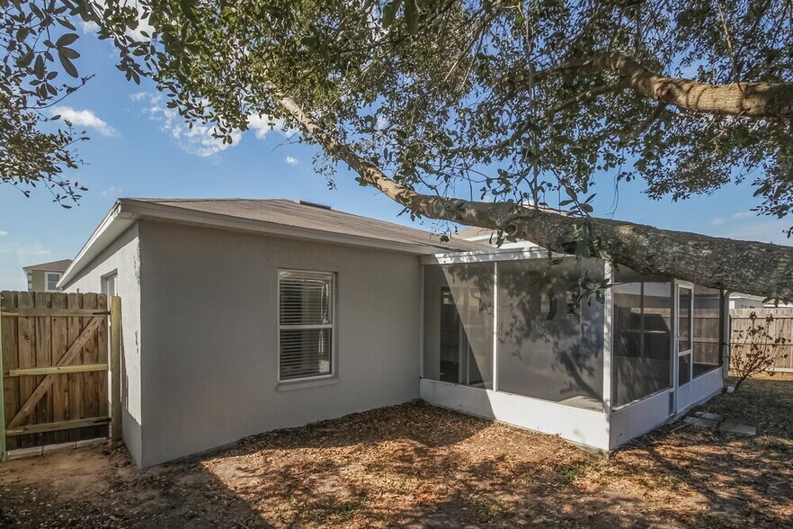 Building Photo - 12814 Lake Vista Dr