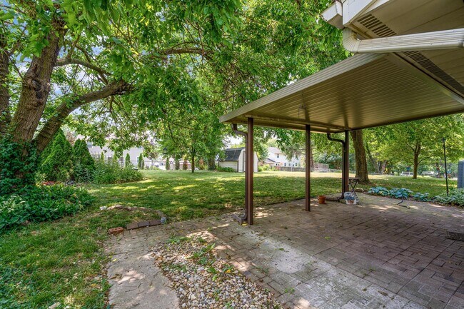 Building Photo - 5420 Split Rock Dr