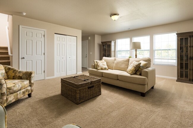 Building Photo - Immediate Occupancy Available!