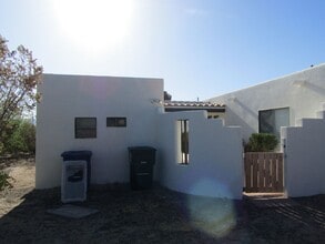 Building Photo - Home in Picacho Hills - 3 Bed 2 bath with Casita