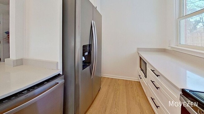 Building Photo - 1217 Brighton Rd