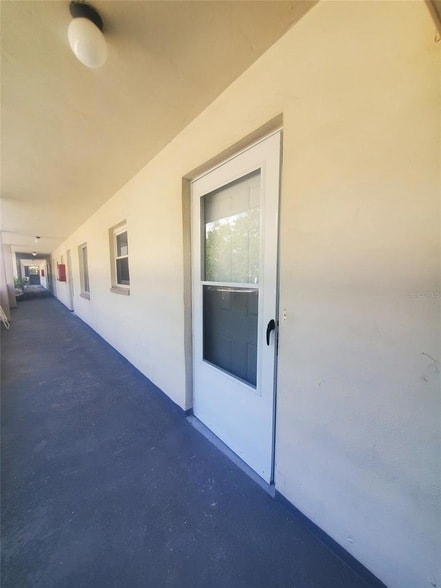 Building Photo - 1524 Lakeview Rd