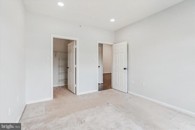 Building Photo - 4138 Fountainside Ln
