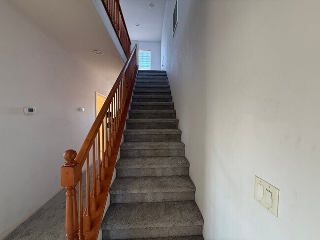 Building Photo - Resort Living at The Lakes Community in Menifee!—5 Bedrooms 3 Baths.