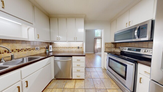 Building Photo - Shelton Woods Single Family