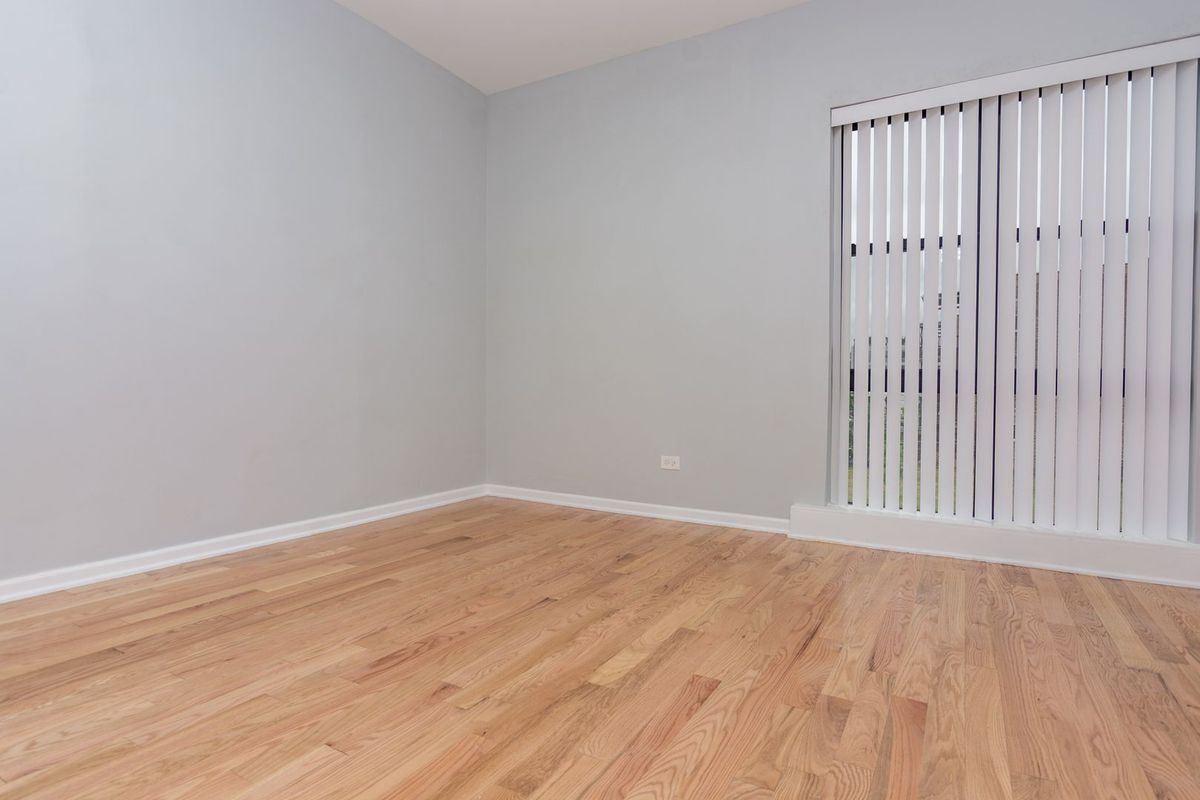 Building Photo - 71 E 56th St