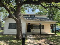 Building Photo - Outstanding 3 bedroom with extra bonus roo...
