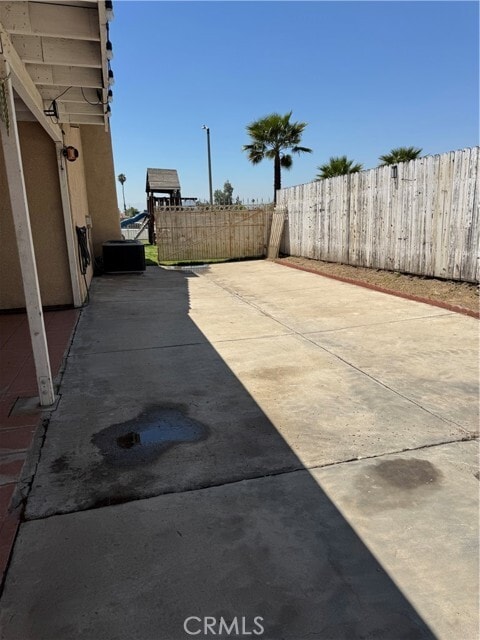 Building Photo - 15762 Orchid Ave