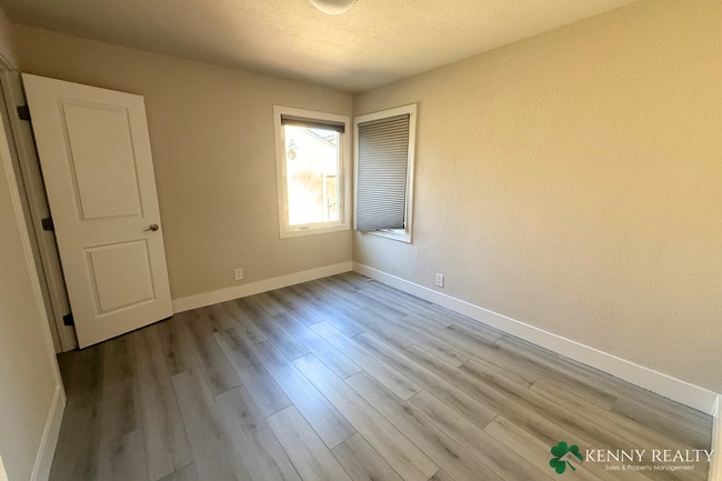 Building Photo - 3 Bedroom, 2 Bathroom (Main House + ADU) -...