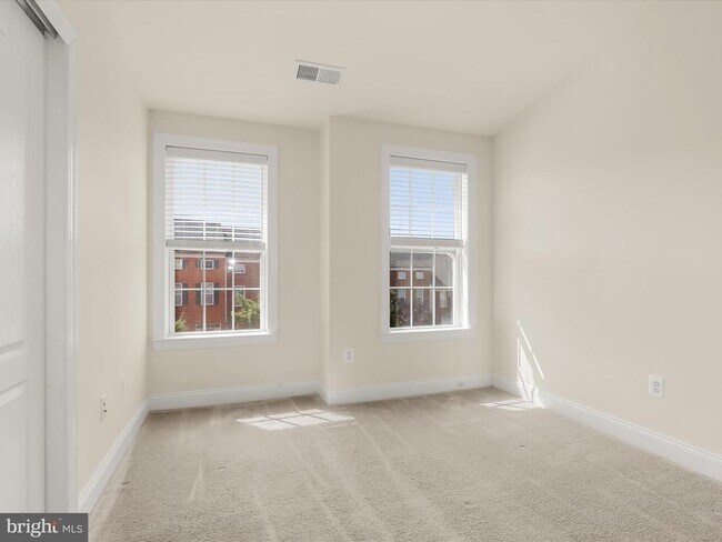 Building Photo - 7761 Crystal Brook Way