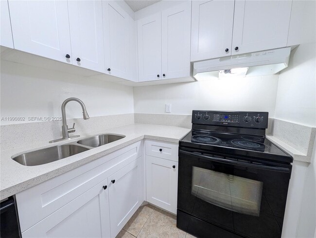 Building Photo - 11394 Royal Palm Blvd