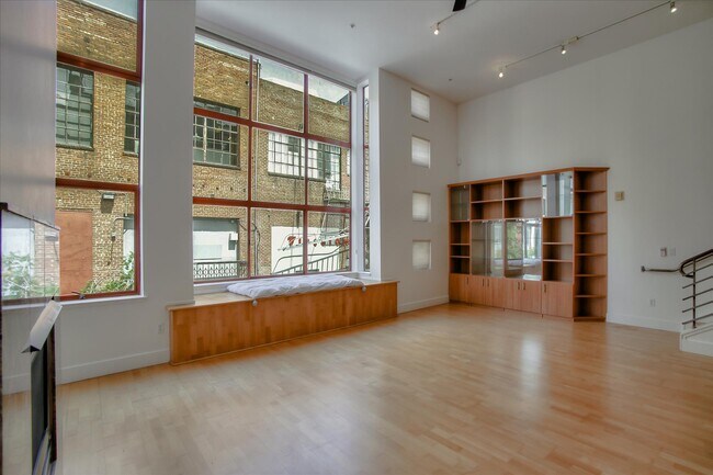 Building Photo - 1025 Minna St