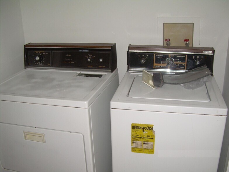 Building Photo - 1207 Groveland Ave