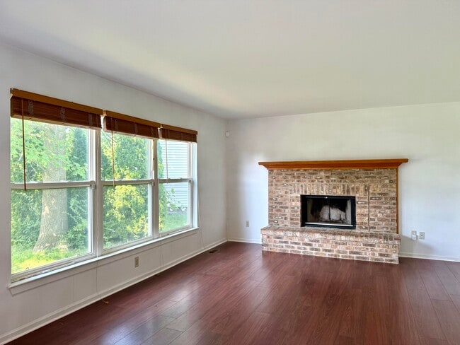 Building Photo - 2341 Timbercrest Ct