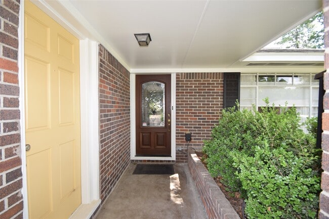 Building Photo - 1130 Stonecrest Dr