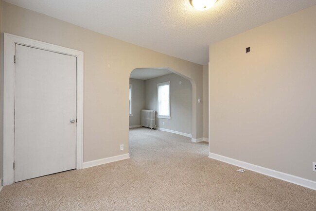 Building Photo - 3 Bed 1.5 Bath Single Family Home in St. Pau