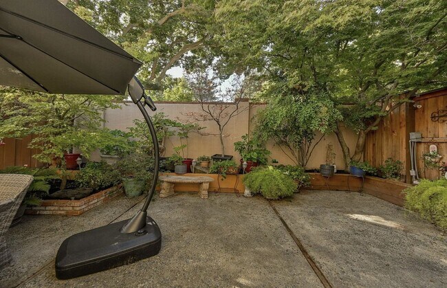 Building Photo - Cozy 3BD/2.5BA Single-Family Home Minutes from Downtown Pleasanton