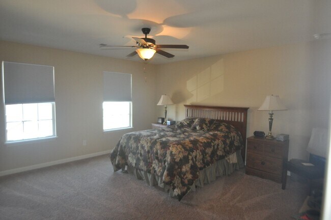 Building Photo - 142 Vineland Pkwy Dr
