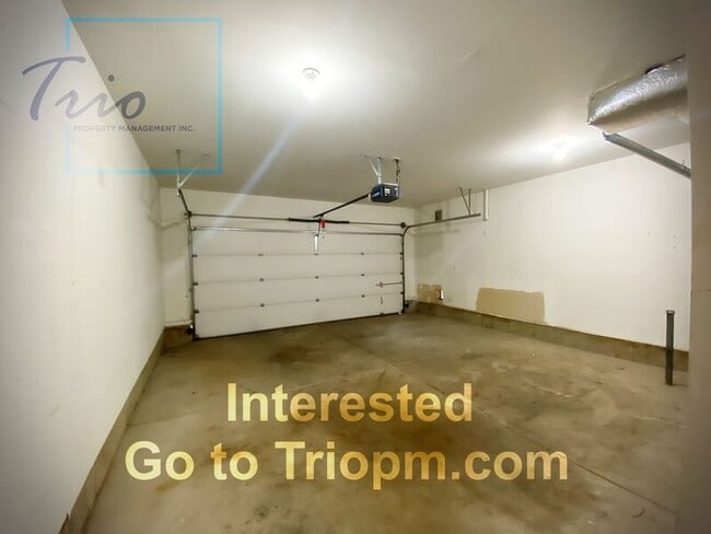 Building Photo - 4740 Spring Meadow Ave