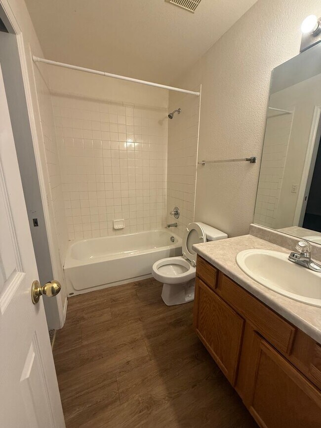 Building Photo - 323 Ellers Grove