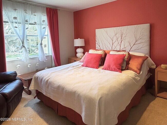 Building Photo - 11-11 Arbor Club Dr