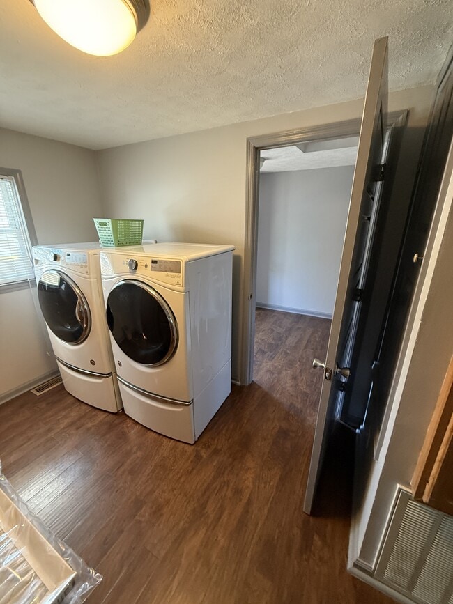 Building Photo - 602 Mitchell Dr