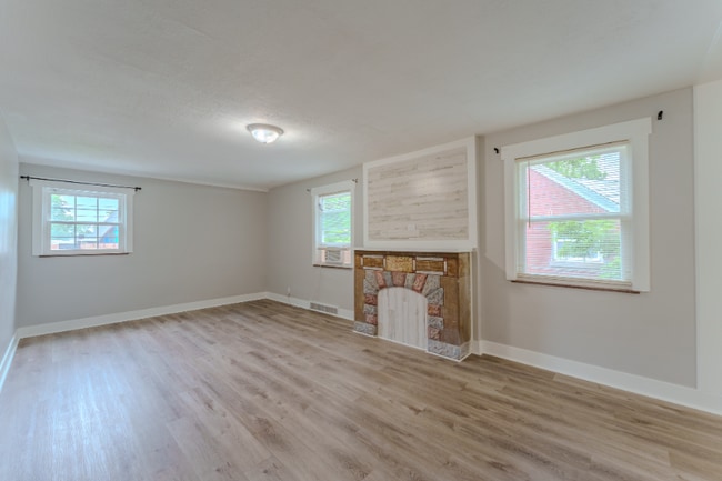 Building Photo - 5612 Colerain Ave