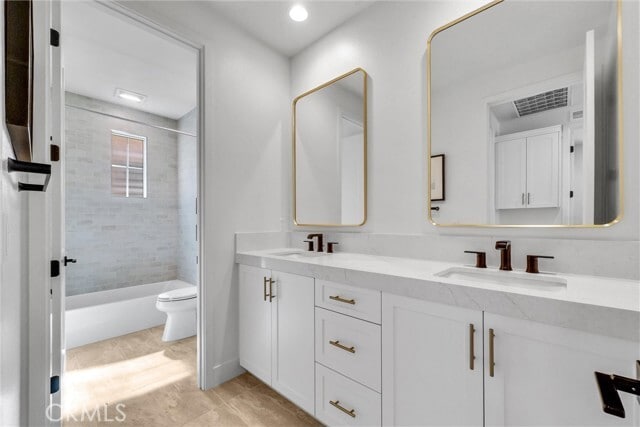 Building Photo - 218 Collino