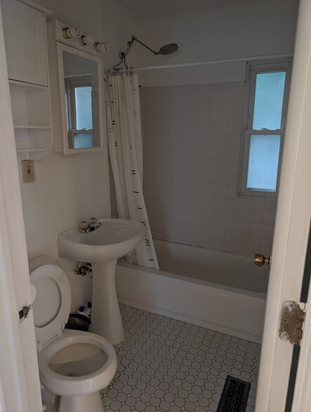 Bathroom - tub and shower - 1720 S Clinton St