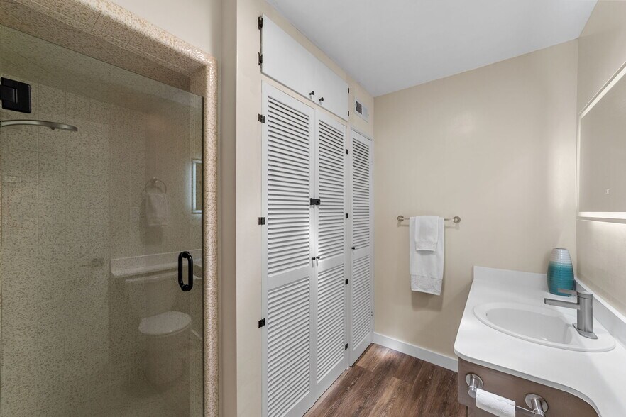 Building Photo - 4759 Baylor Dr