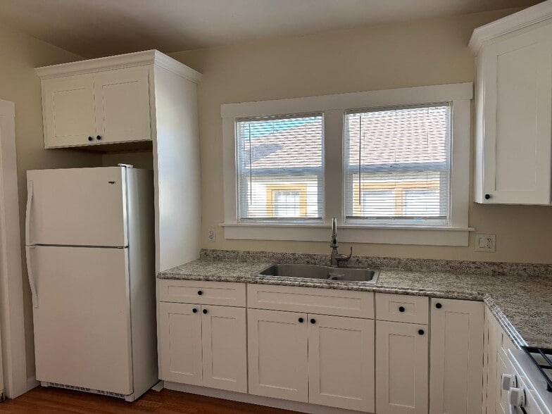 Kitchen - 245 Maple St