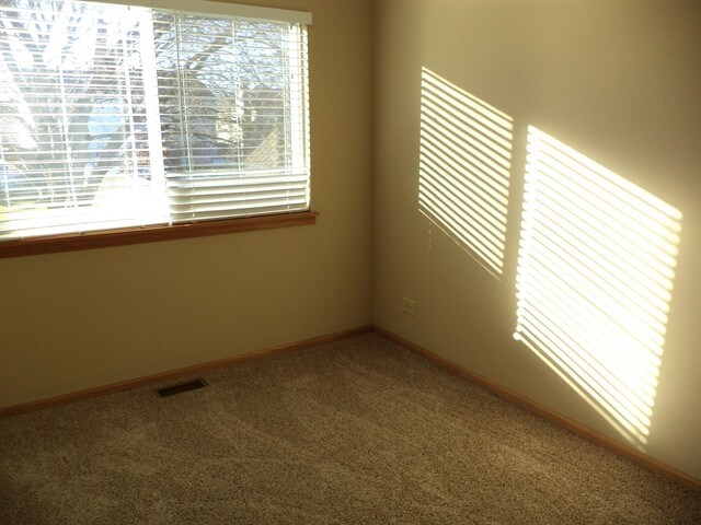 Building Photo - 2454 N Old Pond Ln