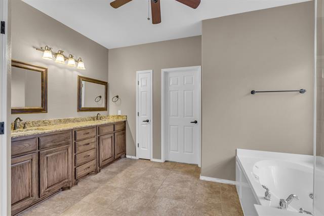 Building Photo - 754 Monterey Dr