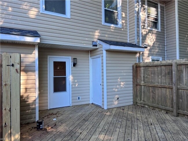 Building Photo - 947 Wildwood Square Ct