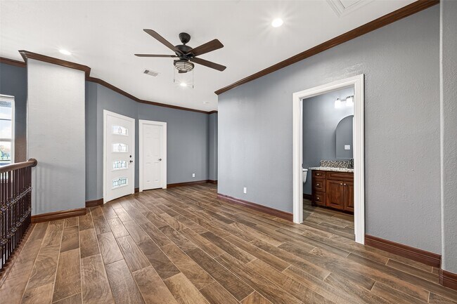 Building Photo - 2410 Engeling Rd