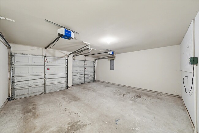 Building Photo - 5807 Bayberry Way