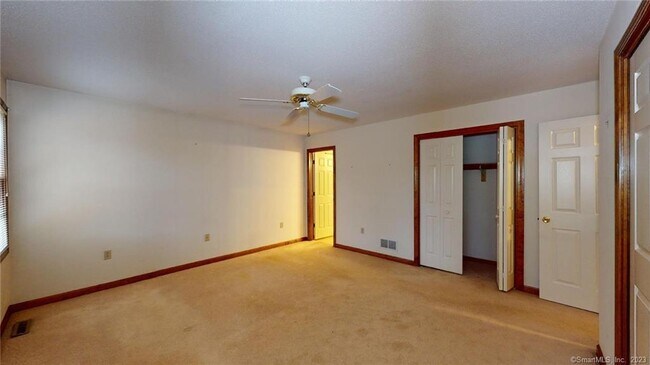 Building Photo - 111 Carriage House